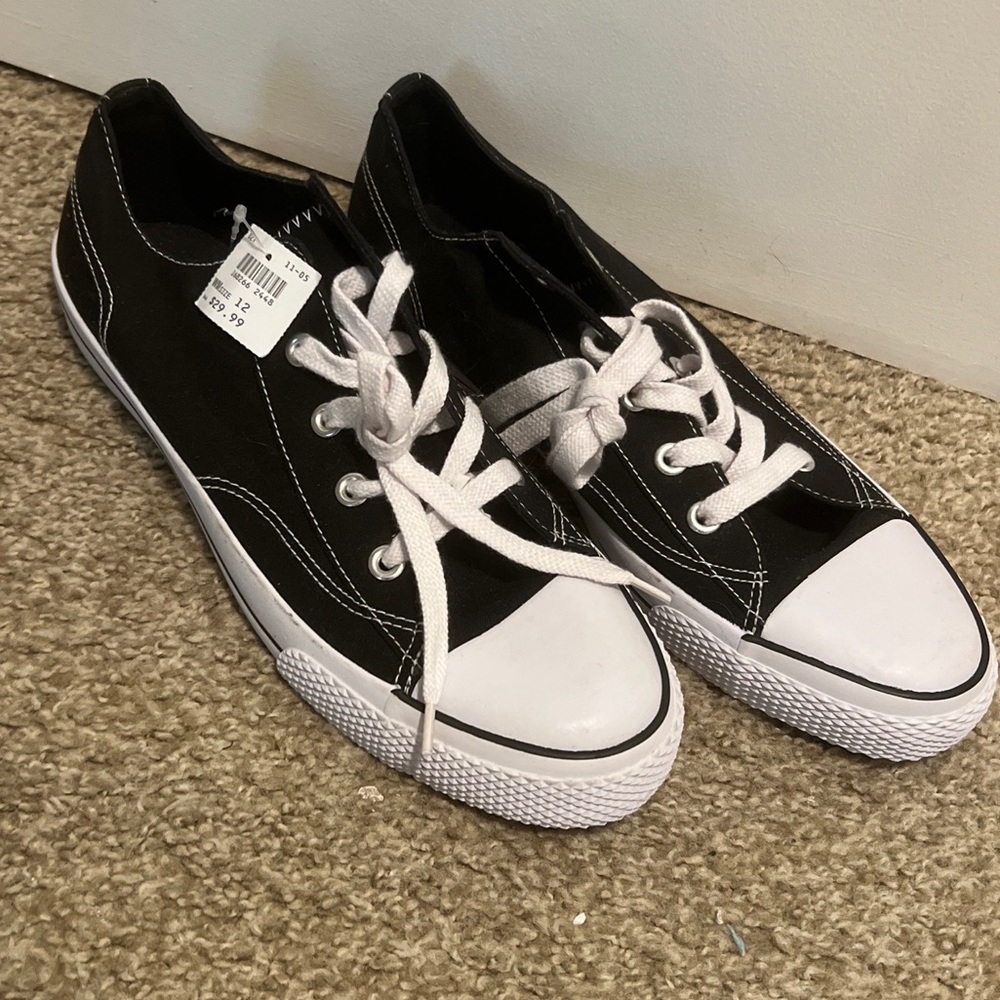 Women’s size. 12 Airwalk, canvas, black shoes, new with tag, similar to Converse